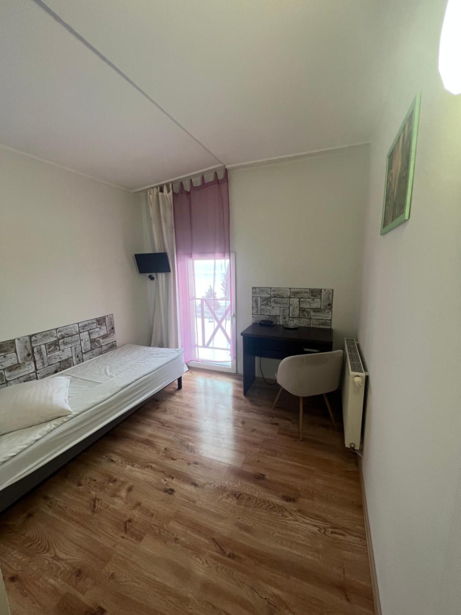 Bed and Breakfast Gosciniec Pod Fura Кобєжице Екстер'єр фото